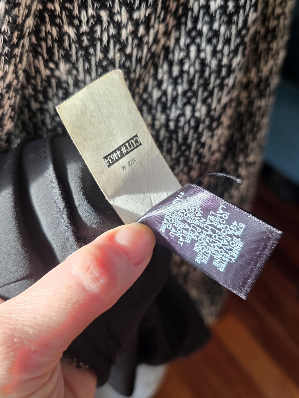 Design Lab Lord & Taylor Bell Sleeve Sweater - Size Medium -Flawless Piece - Picture 11 of 12